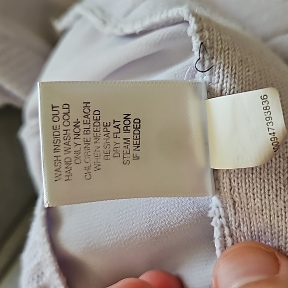 Vera Wang Lightweight Purple Cardigan. Woman's Sz: XS - Picture 7 of 8